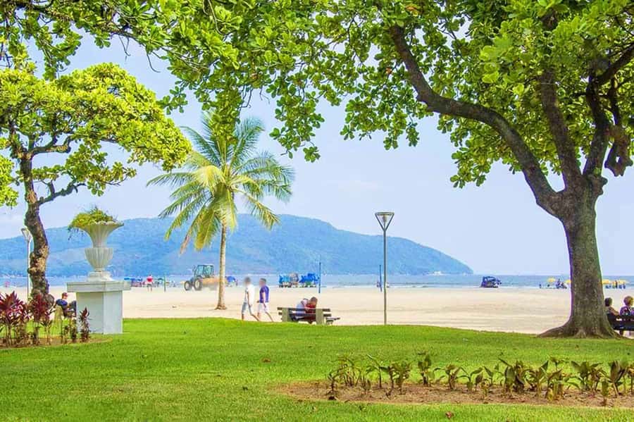 10-hour beach tour Santos: Shared with Tickets & Lunch - Pelé Museum, football legend plus cultural context