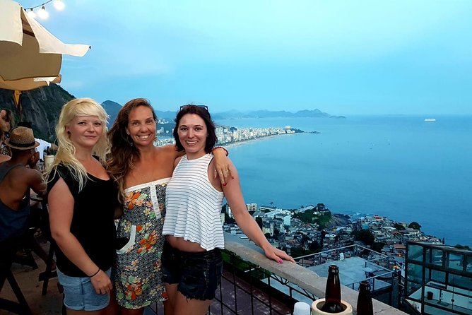 A socio-educational and gastronomic experience in the Vidigal favela - The local artist studio: creativity as a window into community life