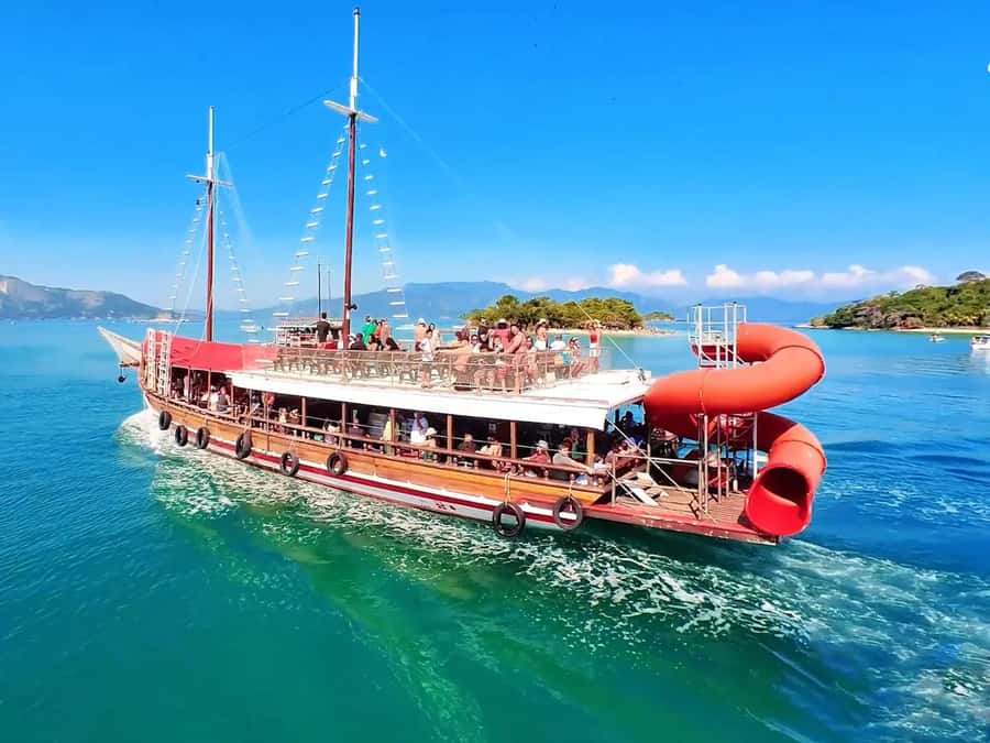 Adventures in Angra and Ilha Grande with Guide and Lunch - Stop One: Lagoa Azul, Where the Water Is the Main Event