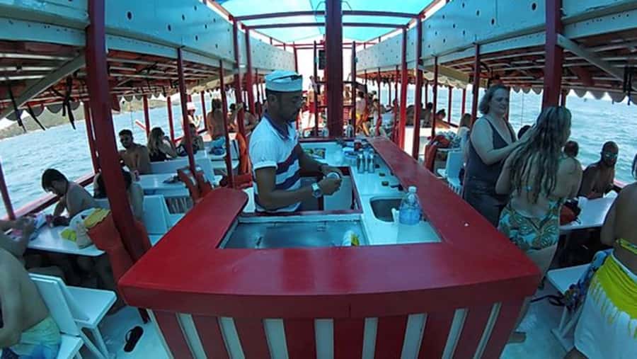 Armação dos Búzios: 3-Stop Schooner Boat Ride - Getting On Board: Centro Check-in and What to Plan For