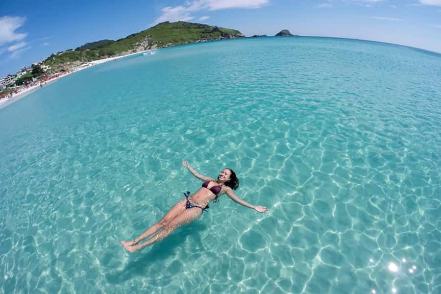 Arraial do Cabo, Brazil's version of the Caribbean. - Praia do Forno: a relaxed start before the big water stops
