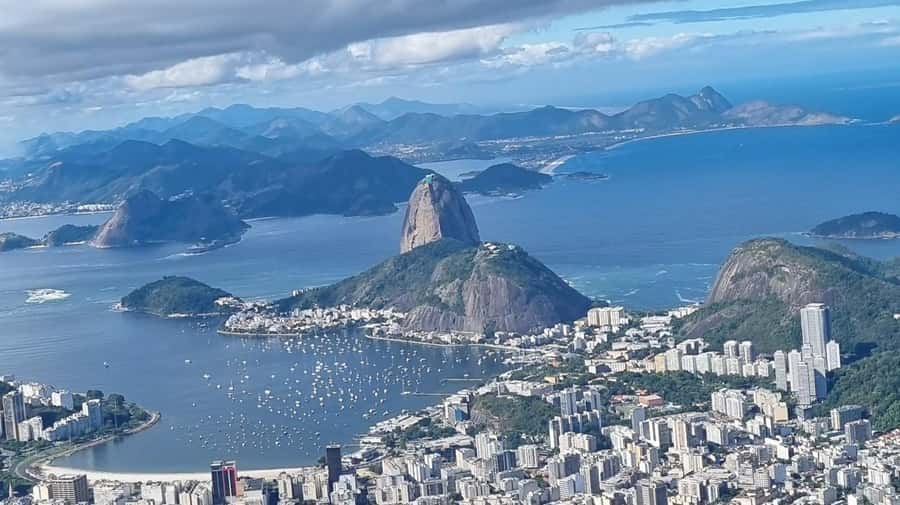 AVenturismo Pão de Açúcar - The 396-meter climb: ropes, scrambling, and real effort