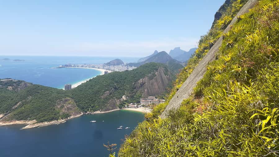 AVenturismo Pão de Açúcar - Cable car descent to Morro da Urca: the best kind of relief