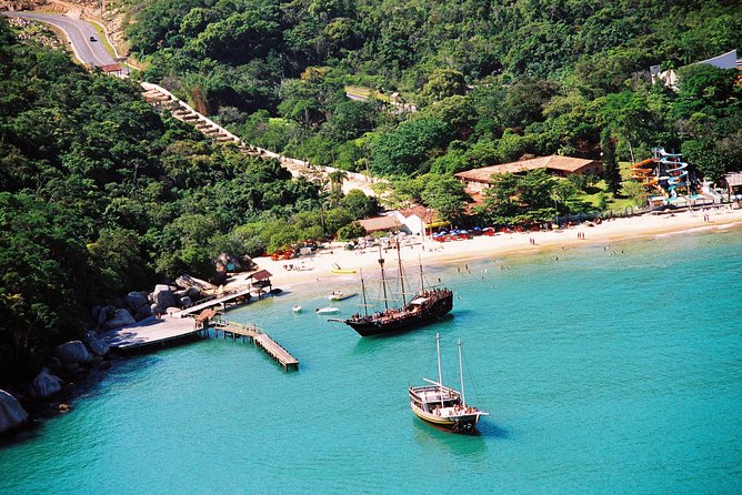 Balneário Camboriú tour and cable car ride from Florianópolis - Praia das Laranjeiras: A Quiet Reset Before the Return