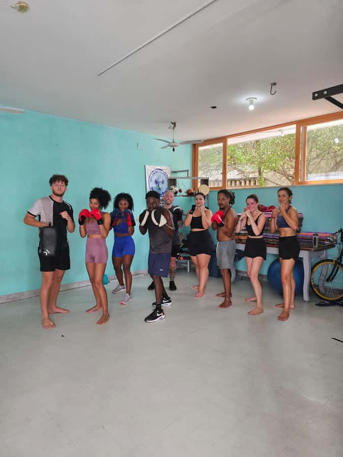 BOXE CLASS - EX BAHIAN CHAMPION (SALVADOR-BA) - A One-Hour Boxing Session at Rua Doutor João Pondé