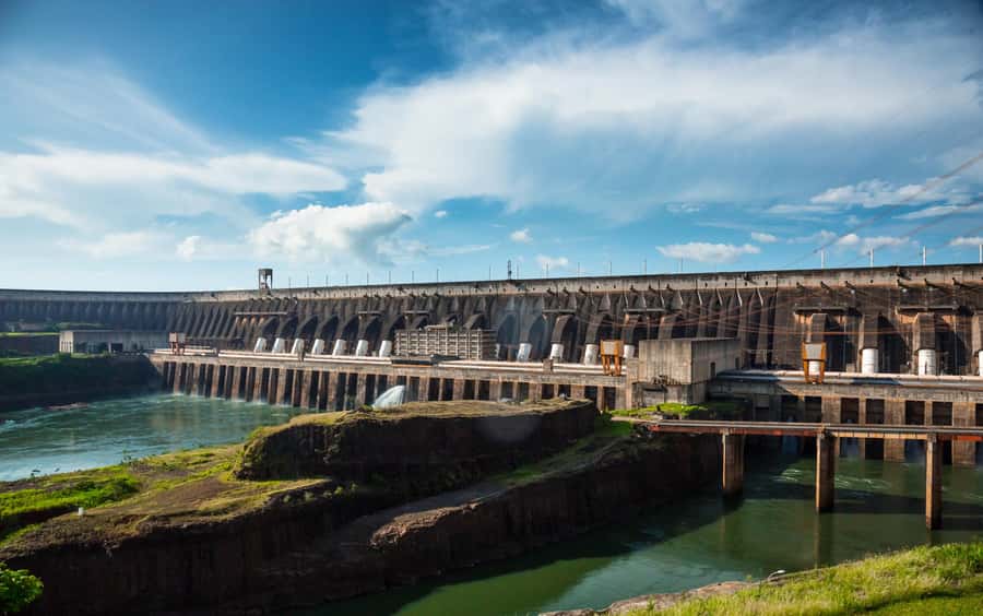 Brazilian Falls, Bird Park and Itaipu Dam - Parque das Aves: getting close to Brazilian birds without feeling rushed