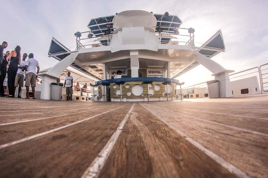 Búzios: Catamaran Boat Tour - Price and Value: What $30 Gets You in 3 Hours