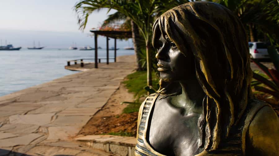 Buzios: City Tour by Trolley with 12 Beaches and Pickup - Operating company and guide languages: what that means for comfort