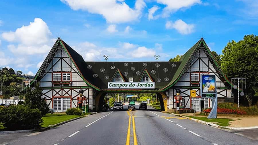 Campos do Jordão: Private 8 Hour Tour - Ducha de Prata: artificial waterfalls and photo-friendly walkways