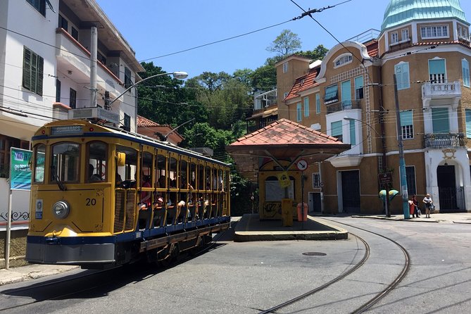Centro Historico and Lapa - Santa Teresa Walking, Historical and Bohemian Tour - Stop 6: Praça Pio X, Candélaria, cultural stops, and more key architecture