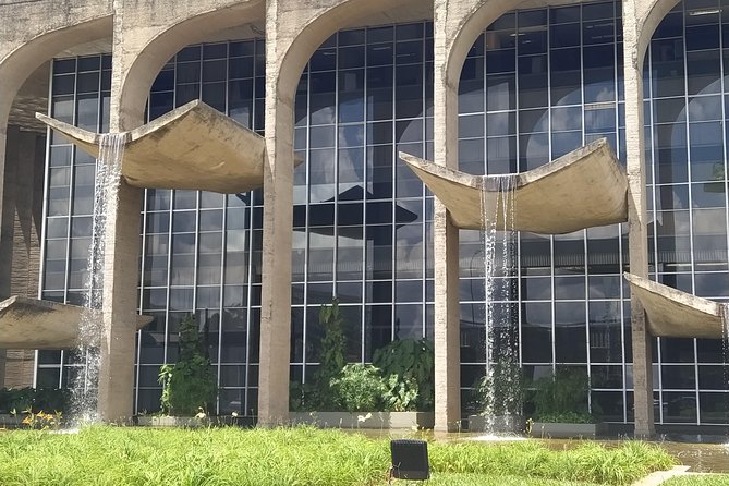 City Tour Brasilia - Postcard moment and Palácio da Alvorada: the President’s residence stop