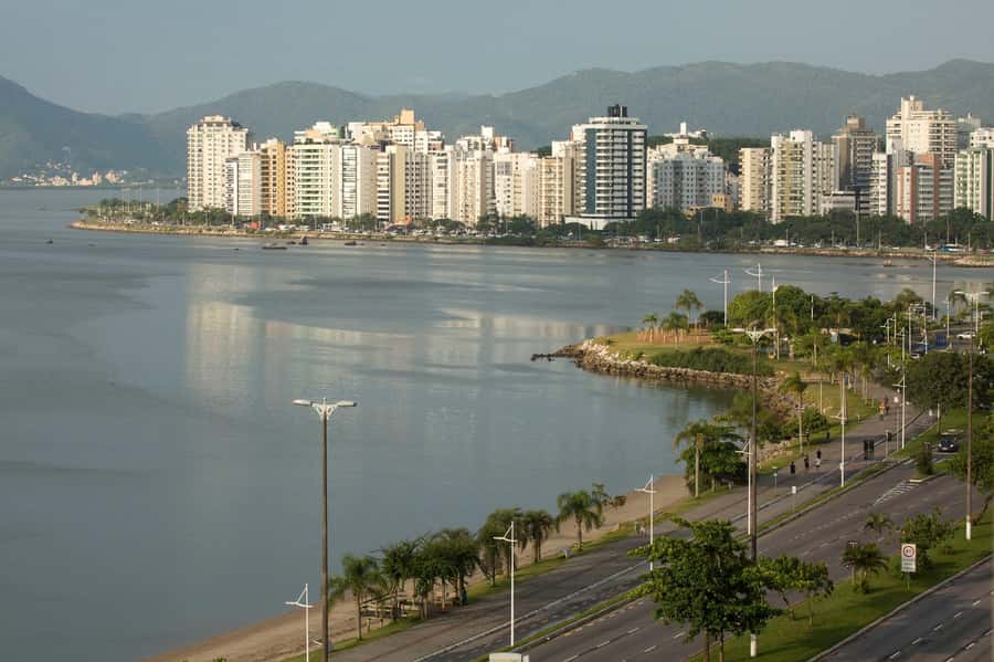 City Tour Florianópolis - Hercílio Luz Bridge, Largo da Alfândega, and the downtown start