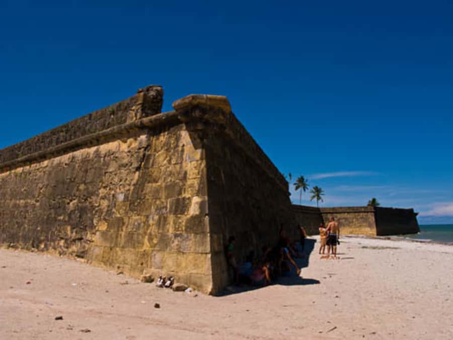 Colonial North Coast beaches - Full-Day Tour - Catamaran Praia Beach Club in Praia do Capitão: The 6-Hour Breather