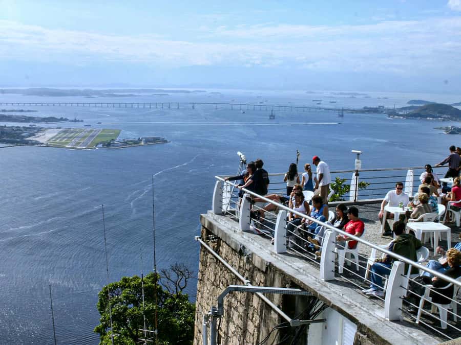 Corcovado, Sugarloaf Mountain, and Selarón Steps 6-Hour Tour - Sugarloaf Mountain: Copacabana, Guanabara Bay, and the Rio-Niterói Bridge