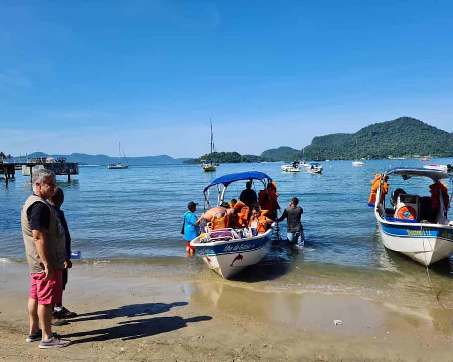 Discover Ilha Grande on a Boat Tour - Departing from Angra - A 4-hour taste of Angra dos Reis and Ilha Grande