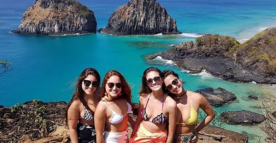 Discover Noronha: 7-Hour Ilhatour Adventure - Baía dos Porcos and Praia do Porto: secluded-feeling beach time