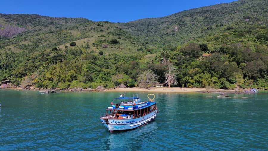 Discover Paraty's Best Islands on an Exclusive Schooner Tour - Aquamarina II: comfortable sailing with real-life conveniences