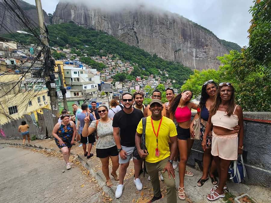 Discover Rocinha: Guided Tour of the Famous Favela - The guide and language support: English, Spanish, Portuguese