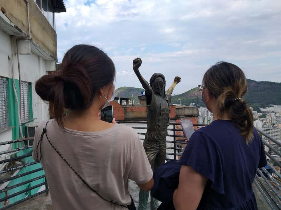 Favela Santa Marta: Walking Tour with local guide - What to bring, weather notes, and the cable car backup plan