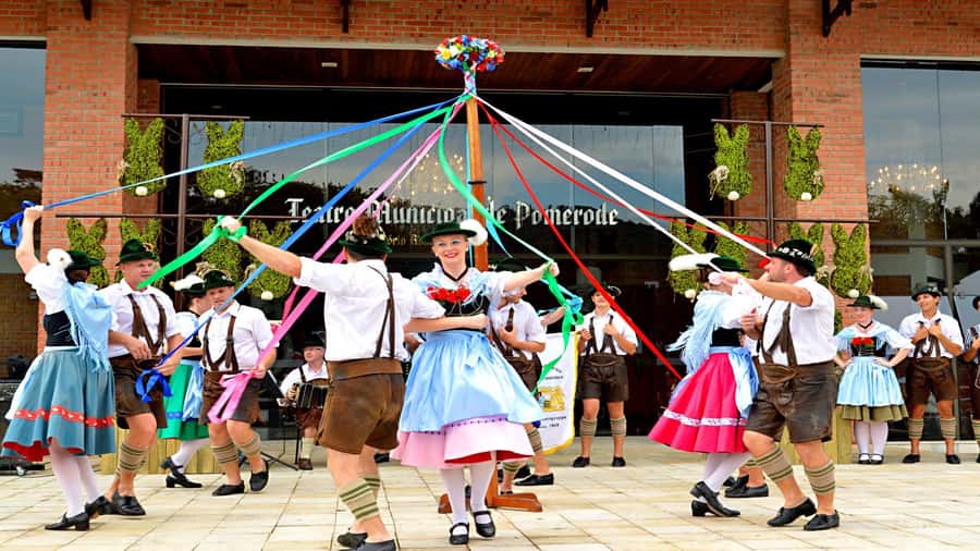 Florianópolis: Blumenau and Pomerode Germanic Route Day Trip - Vila Germanica: where the day turns from landmarks to festival-style atmosphere