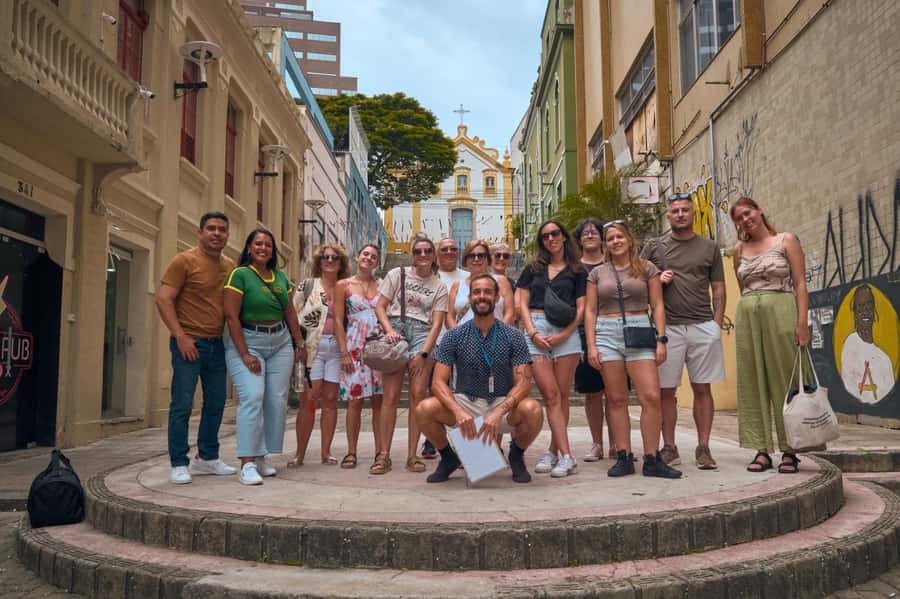 Florianopolis: Walking Tour - History, Art and Gastronomy - Finding the tour start at Café|Bar do Largo da Alfândega