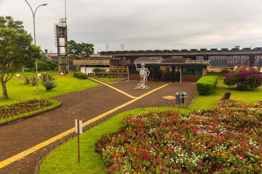 Foz do Iguaçu: Itaipu Hydroelectric Dam - Itaipu Dam, explained like you actually need it