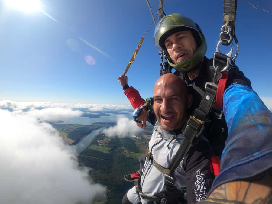Foz do Iguacu: Skydiving Experience with Photos and Videos - What to bring, what to wear, and what to avoid