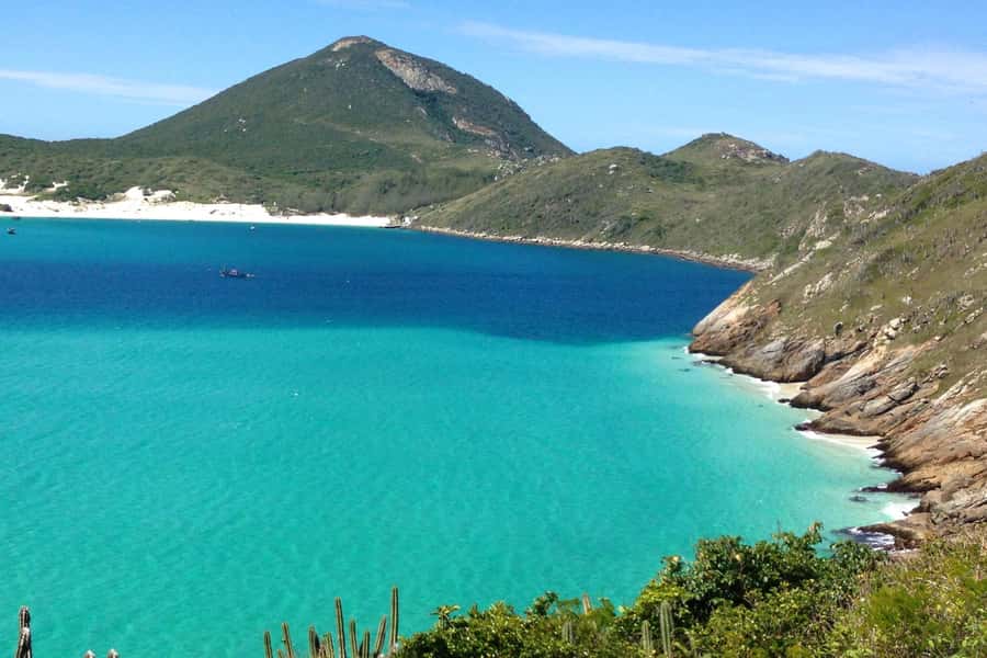 From Búzios: Arraial do Cabo with Boat Tour and BBQ Lunch - Ilha do Farol stop: quick landing, photos first, time second