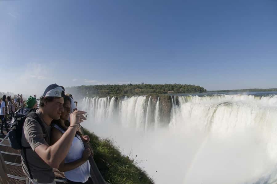 From Foz do Iguaçu: Argentinean Falls Tour with Pickup - Crossing the Brotherhood Bridge, and why it saves your whole day