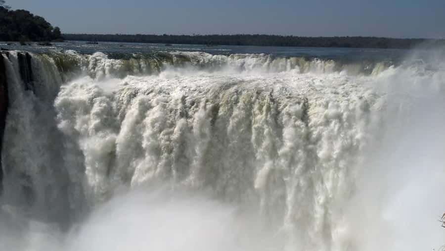 From Foz do Iguaçu: Iguazú Falls Boat Ride Argentina - The border crossing, explained in plain terms