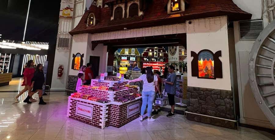 From Foz do Iguaçu: Puerto Iguazu Night Tour - Feirinha Street Fair: Taste Argentinian Classics at Your Pace