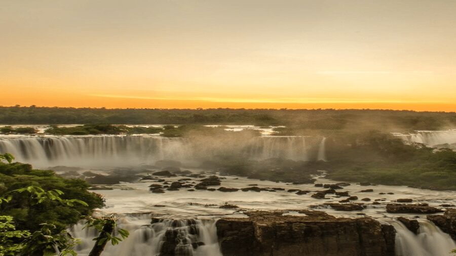 From Foz do Iguaçu: Sunset at the Falls - Days, timing, and what “2 hours” actually means