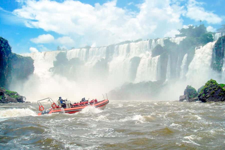 From Foz do Iguazu: Brazil Iguazu Falls & Macuco Safari Boat - Logistics that affect comfort: waiting times, wet transitions, and choosing your pace