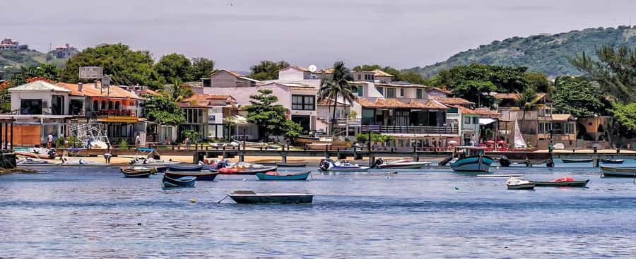 From Rio: Buzios Beaches Day Trip with Boat Ride and Lunch - Tartaruga Beach: the sand-split look and a more relaxed pace