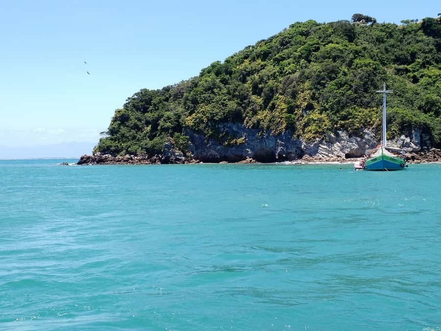 From Rio: Búzios with Boat Tour and Lunch - Orla Bardot: the statue stop and waterfront walk