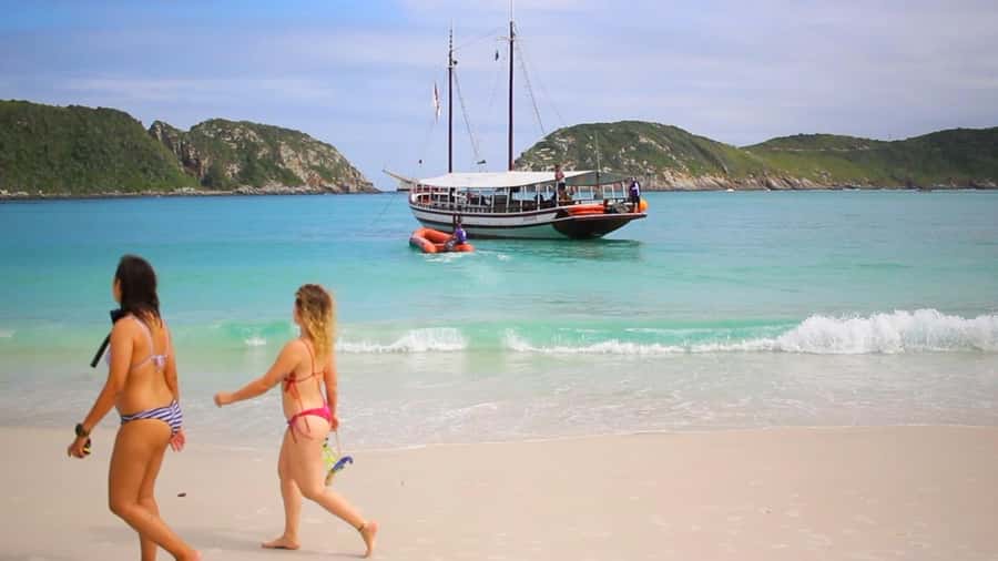 From Rio de Janeiro: Arraial do Cabo Boat Trip with Lunch - From Rio to Arraial do Cabo: the early start that matters