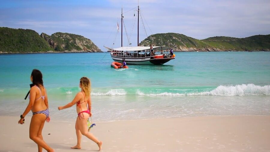 From Rio de Janeiro: Arraial do Cabo Boat Trip with Lunch - Price and value: what $65 buys you, and what you must pay cash for