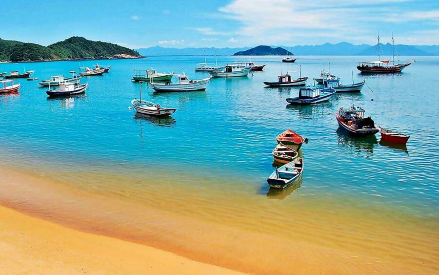 From Rio de Janeiro: Búzios Full-Day Boat Tour - Rua das Pedras free time: souvenirs, crafts, and a quick reset