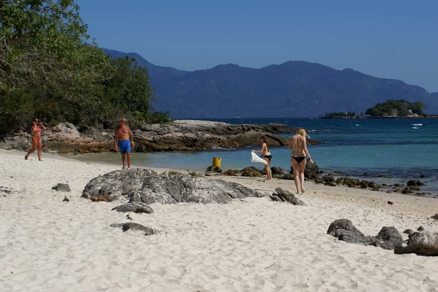 From Rio: Full-Day Angra dos Reis Cruise & Island Tour - Rio to Santos, then straight onto the schooner