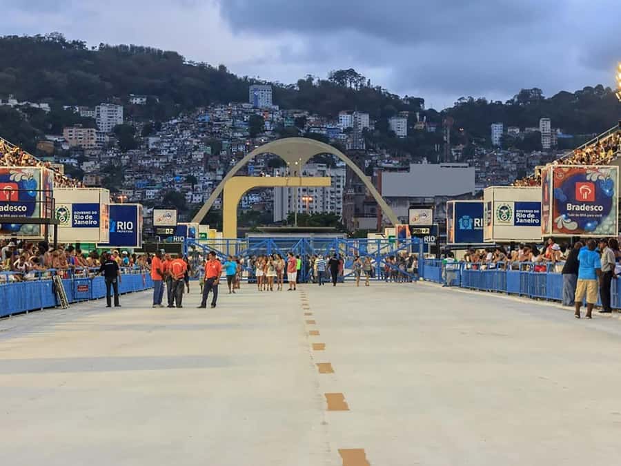 Full-Day City Sightseeing Tour in Rio de Janeiro - Metropolitan Cathedral: More Than a Photo Stop