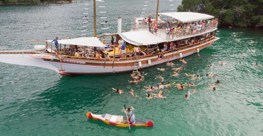 Full-Day Tour to Angra dos Reis and Ilha Grande - Araça and Freguesia de Santana: smaller beach stops that feel like a reset