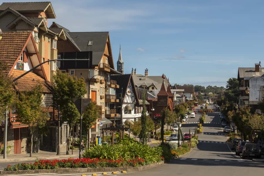 Gramado and Canela private trip with English speaking guide - Your guide speaks English, Portuguese, and German, and it actually matters