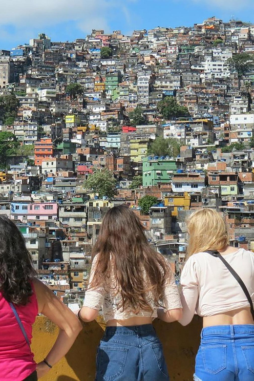 Guided Excursion: Get to Know Rocinha - The terrace photo stop: why the views look different from here