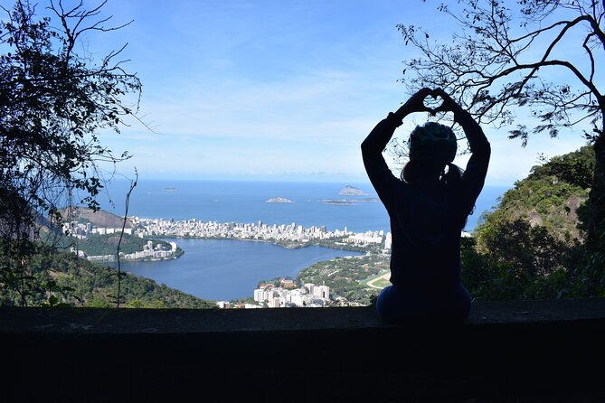 Half Day Private E-Bike Tour in Rio - Centro de Visitantes Paineiras: bathroom and bar break at Corcovado base