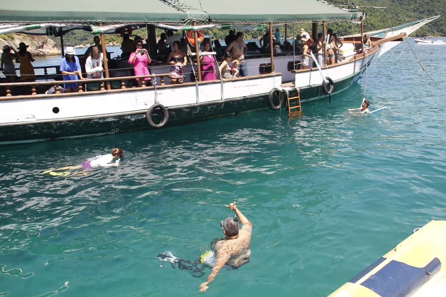 Half-Day Schooner Cruise and Snorkeling in Paraty Bay - Stop 3: Blue Lagoon Lunch, Then Swim Again