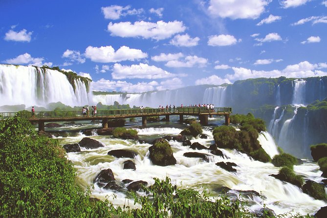 Iguassu Falls Brazilian Side: Macuco Safari, Helicopter Flight and Bird Park - Iguassu in One Day: Why This Mix Works