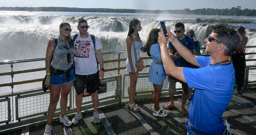 Iguassu Waterfalls: 1 Day Tour Brazil and Argentina's sides - Wildlife spotting: small moments that make the day feel alive