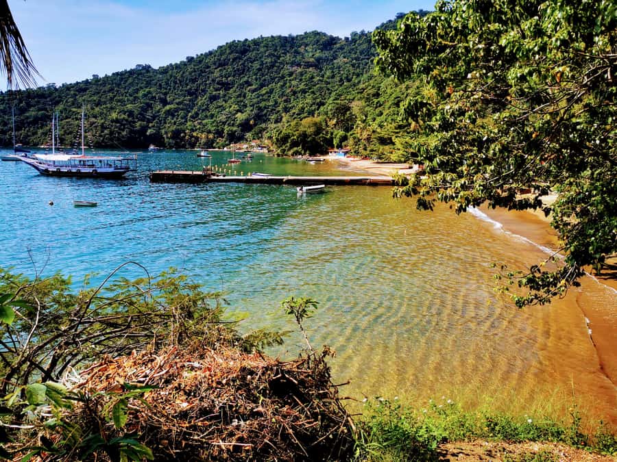 Ilha Grande: 360° Circumnavigation Speed Boat Tour - 8h - Praia do Caxadaço: swimming and snorkeling on a wild stretch