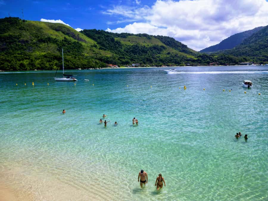 Ilha Grande: 7h Speedboat Tour of Paradise Islands - Stop 1: Cataguás Island for swimming and a short roam