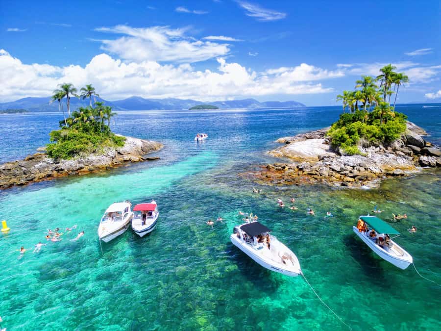 Ilha Grande: 7h Speedboat Tour of Paradise Islands - Getting from Vila do Abraão to Angra dos Reis waters